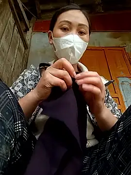 hot-luna- online show from April 1, 2026, 1:08 am