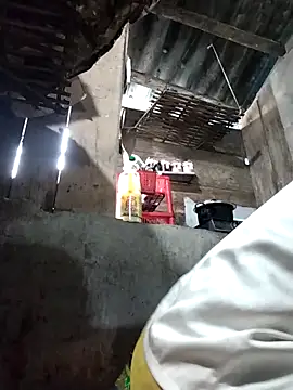 Snapshot of Bella-222 chatting on February 15, 2026, 1:06 am Bella-222 online show from February 15, 2026, 1:06 am