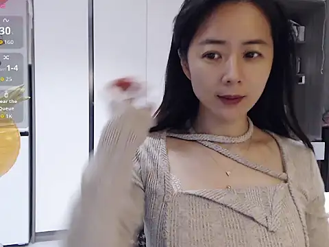 Tsuki-y online show from March 3, 2026, 12:23 pm