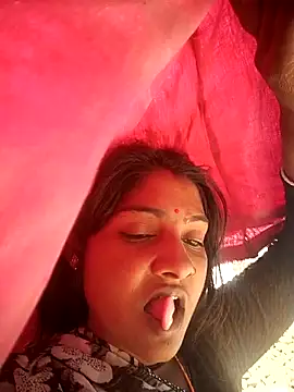 Hotty raghni online show from March 2, 2026, 7:37 am