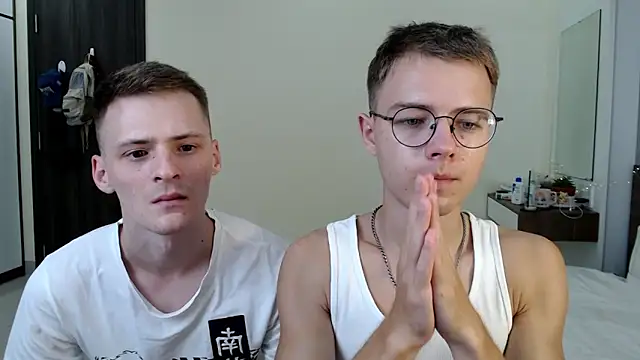 NikiKerryCum online show from April 5, 2026, 2:46 pm