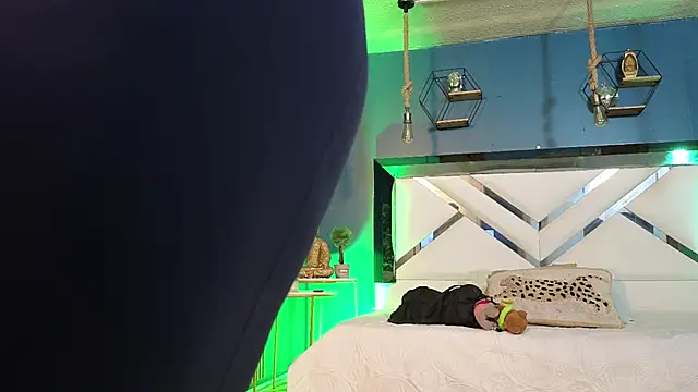 Snapshot of Ladyy_brownn chatting on March 17, 2026, 11:57 am Ladyy brownn online show from March 17, 2026, 11:57 am