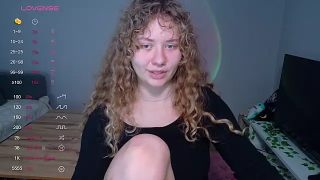 Snapshot of Milounee chatting on June 1, 2026, 10:48 am Milounee online show from June 1, 2026, 10:48 am