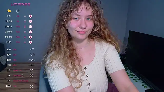 Snapshot of Milounee chatting on June 1, 2026, 10:53 pm Milounee online show from June 1, 2026, 10:53 pm