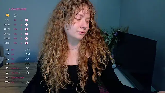 Snapshot of Milounee chatting on May 29, 2026, 7:58 am Milounee online show from May 29, 2026, 7:58 am