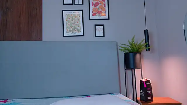 AngelIinHell online show from February 13, 2026, 11:32 am