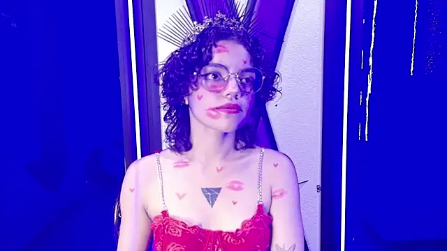 Snapshot of KittyLatina_02 chatting on February 14, 2026, 1:39 am KittyLatina 02 online show from February 14, 2026, 1:39 am