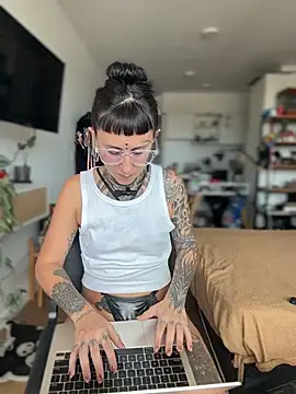 xsadtanas online show from February 9, 2026, 5:11 pm