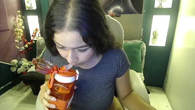 gygy fox 09 online show from April 10, 2026, 9:44 pm