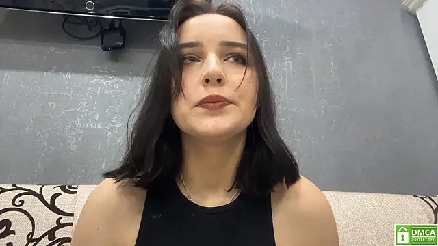 Sylynisem online show from February 3, 2026, 8:14 pm