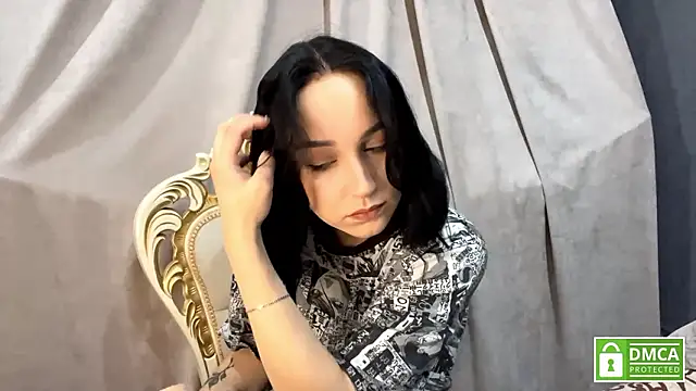 Sylynisem online show from February 26, 2026, 7:14 pm