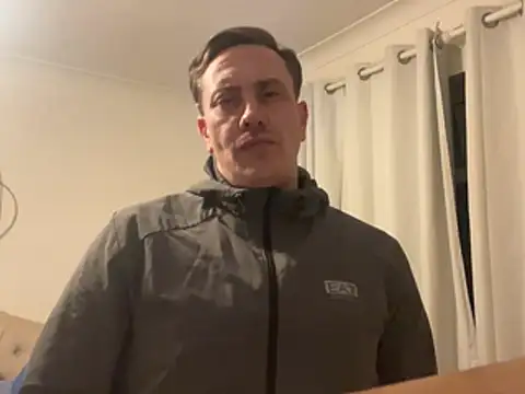 malcolm2334 online show from April 9, 2026, 7:31 pm