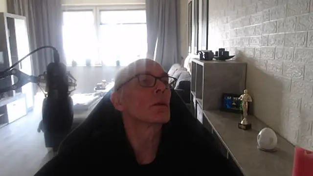 Snapshot of KoelnKoeln chatting on February 1, 2026, 1:09 pm KoelnKoeln online show from February 1, 2026, 1:09 pm