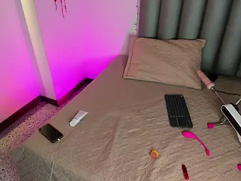 Miaa-Foxx online show from February 21, 2026, 9:17 pm