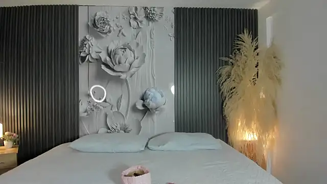 JazminRusso  online show from April 7, 2026, 4:58 am