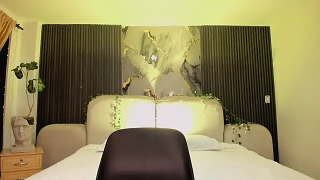 JazminRusso  online show from July 1, 2026, 5:41 am