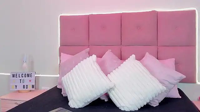 Hilaryportman online show from March 26, 2026, 10:51 pm