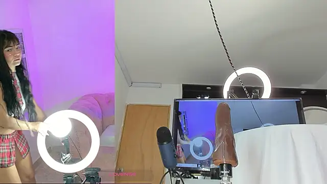 Ashley Jonness  online show from March 4, 2026, 3:58 am