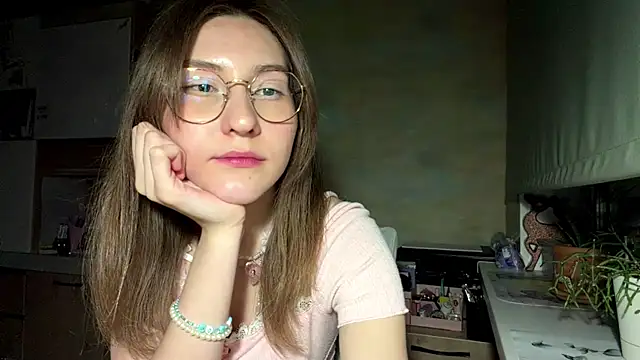 Snapshot of Miaaa_Moon chatting on April 23, 2026, 6:20 pm Miaaa Moon online show from April 23, 2026, 6:20 pm
