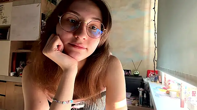 Miaaa Moon online show from March 23, 2026, 1:22 pm