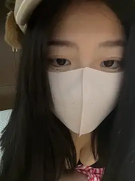 xinxin201201 online show from March 12, 2026, 7:45 am