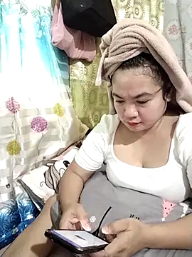 Snapshot of Zyramae_25 chatting on February 17, 2026, 6:54 am Zyramae 25 online show from February 17, 2026, 6:54 am