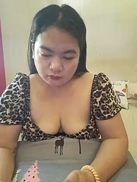 Snapshot of Zyramae_25 chatting on May 14, 2026, 5:04 am Zyramae 25 online show from May 14, 2026, 5:04 am
