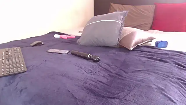 AngelTrish online show from September 24, 2025, 11:17 am