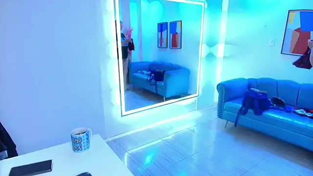 Madame scarlett online show from March 24, 2026, 11:54 am