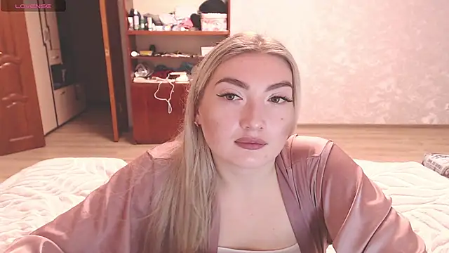 Snapshot of MiraRoy chatting on February 10, 2026, 3:33 pm MiraRoy online show from February 10, 2026, 3:33 pm