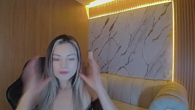 Snapshot of sofia_nova_tf chatting on February 11, 2026, 1:33 pm sofia nova tf online show from February 11, 2026, 1:33 pm