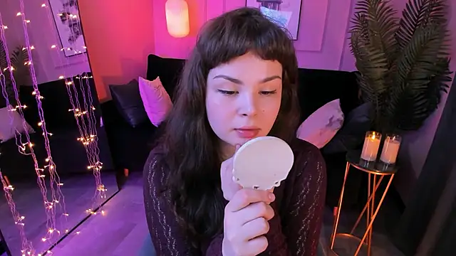 Snapshot of Maykinkya chatting on February 3, 2026, 2:44 pm Maykinkya online show from February 3, 2026, 2:44 pm