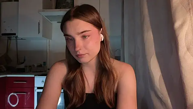 LissaBliss online show from May 15, 2026, 4:16 pm