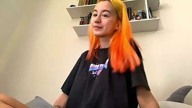 Snapshot of EmilyHein chatting on February 20, 2026, 6:10 am EmilyHein online show from February 20, 2026, 6:10 am