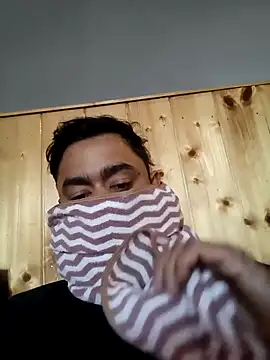 Snapshot of newtube0 chatting on February 5, 2026, 3:24 am newtube0 online show from February 5, 2026, 3:24 am