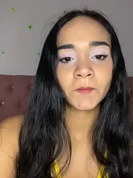 Maria x Alejandra online show from May 14, 2026, 10:29 pm
