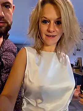 Snapshot of Couple-Kiwii-Orchidee-Boy chatting on February 8, 2026, 2:26 pm Couple-Kiwii-Orchidee-Boy online show from February 8, 2026, 2:26 pm