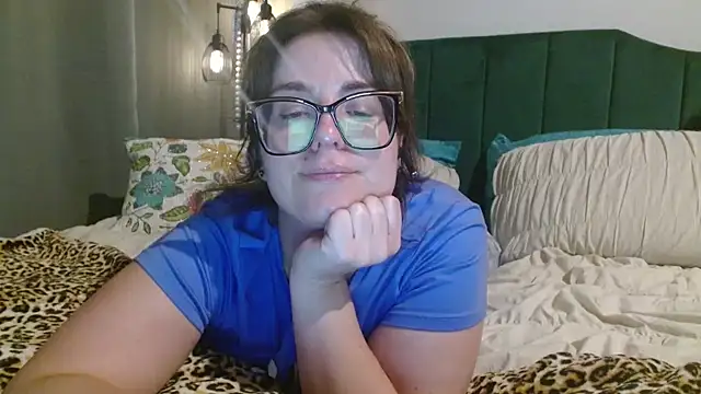 HazelSkyesChat online show from April 1, 2026, 11:45 pm