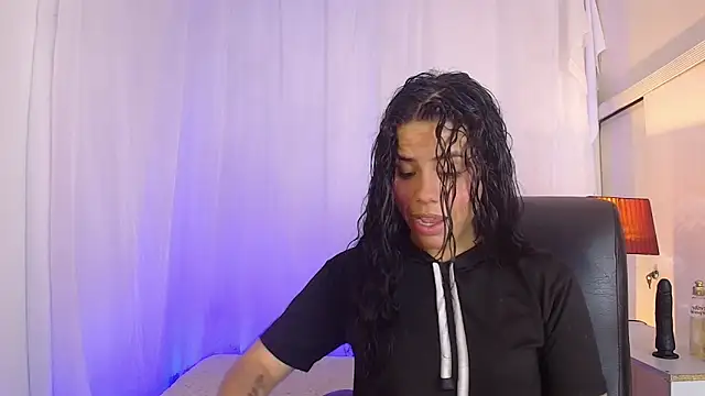 pamela smith33 online show from February 11, 2026, 4:40 pm