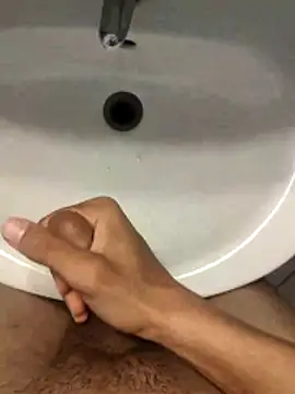 marcooo22annni online show from April 17, 2026, 1:47 pm