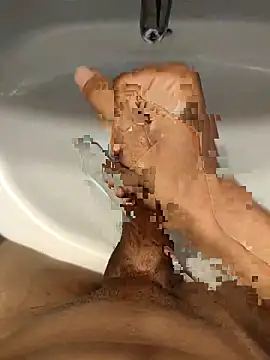 marcooo22annni online show from April 8, 2026, 1:01 pm