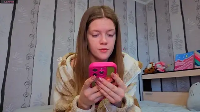 SueFerreyra online show from March 26, 2026, 8:01 am