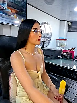 Jade connor online show from June 12, 2026, 7:22 pm