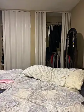 romyamo online show from March 15, 2026, 3:24 am