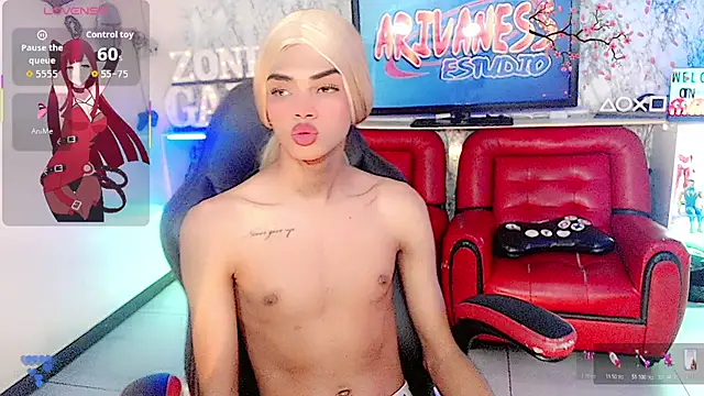 Snapshot of Karol_Vanessa__ chatting on April 29, 2026, 5:30 pm Karol Vanessa online show from April 29, 2026, 5:30 pm