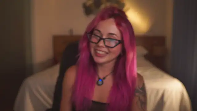 Snapshot of Sarah_Pink chatting on March 8, 2026, 1:14 pm Sarah Pink online show from March 8, 2026, 1:14 pm