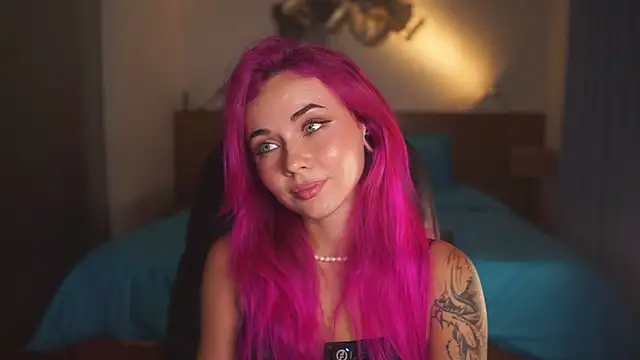 Snapshot of Sarah_Pink chatting on April 12, 2026, 2:09 pm Sarah Pink online show from April 12, 2026, 2:09 pm