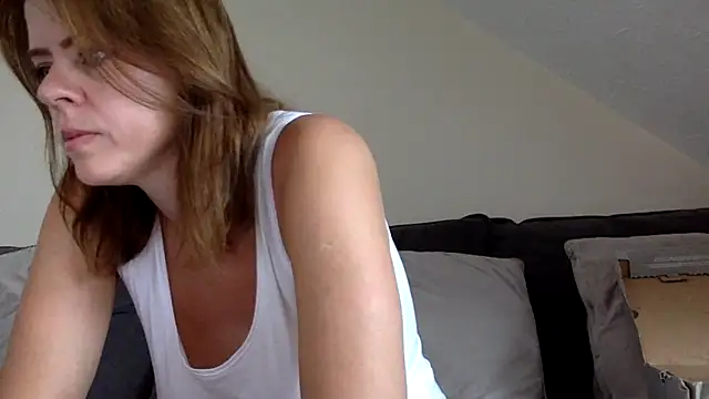 Snapshot of ElizabethArden42- chatting on July 16, 2026, 7:05 am ElizabethArden42- online show from July 16, 2026, 7:05 am