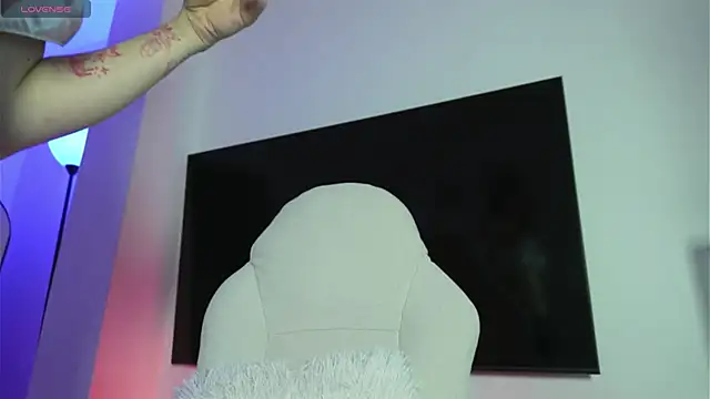 Just Lu online show from March 5, 2026, 5:37 am