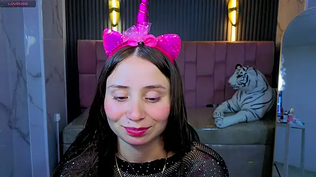 Ariana18 b online show from April 14, 2026, 12:54 pm